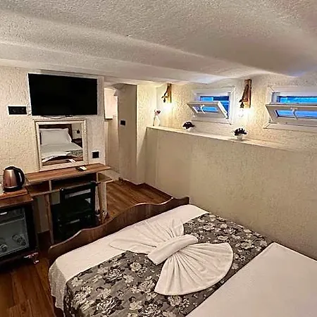 Hotel Aras & 3*