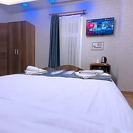Aras & מלון 3*